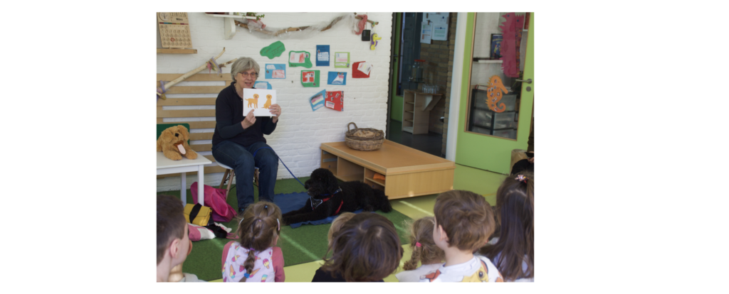 Am Mittwoch, den 18.03., hatten wir im Kindergarten ganz besonderen Besuch: Hund Juul kam für das Schnüffeldiplom zu uns!
