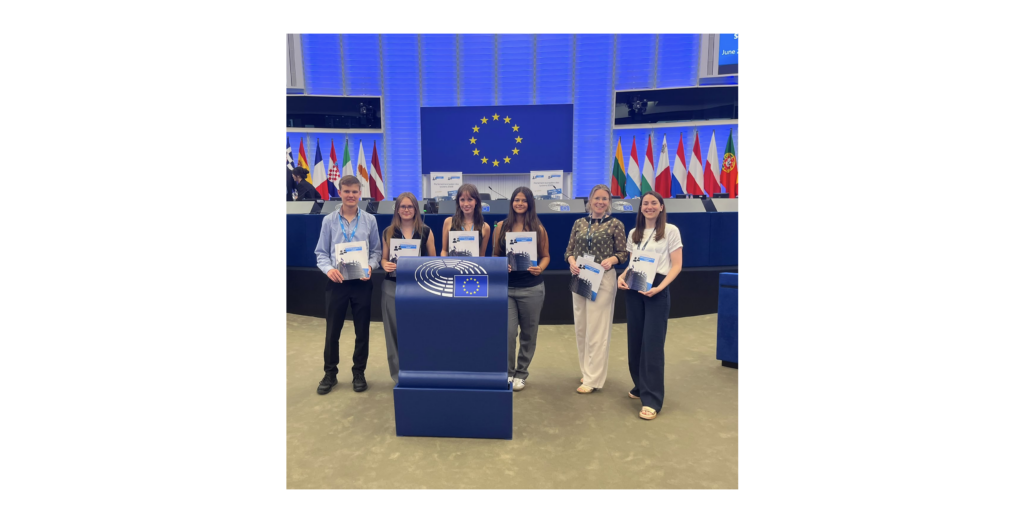 Vom 22. bis 25. Juni nahm eine Gruppe SchülerInnen am Europäischen Schülerparlament in Straßburg teil.